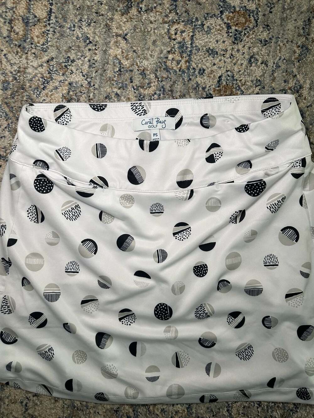 Coral Bay Golf Skort Women's PS White Black Dot Abstract Print Pleated